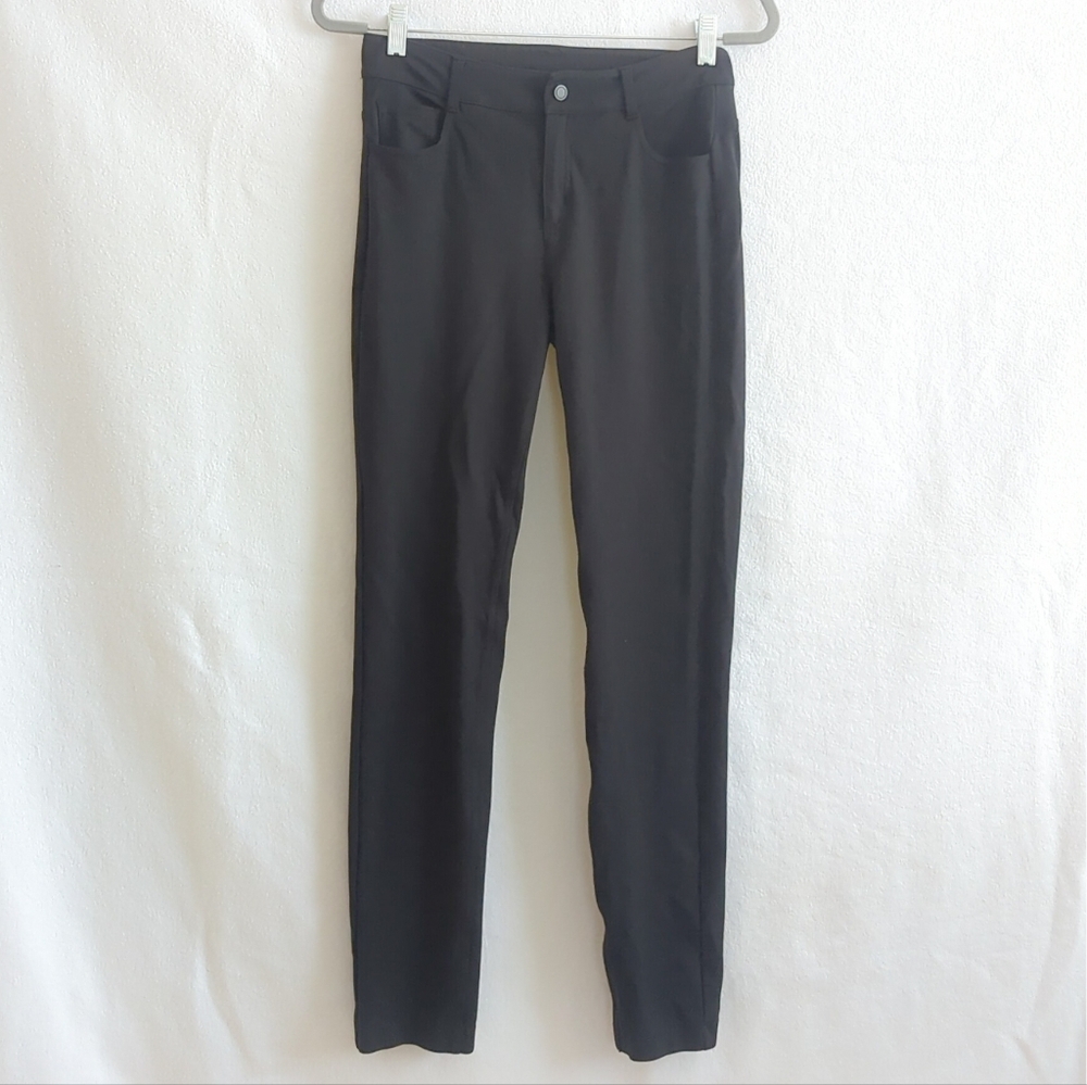 Athleta  Black Mid-Rise Tapered Leg Stretchy Pants w Pockets Size 6